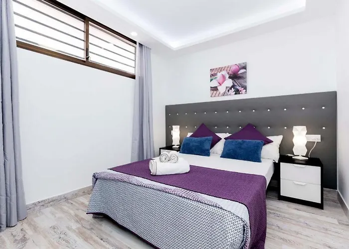 Summerland Charming *